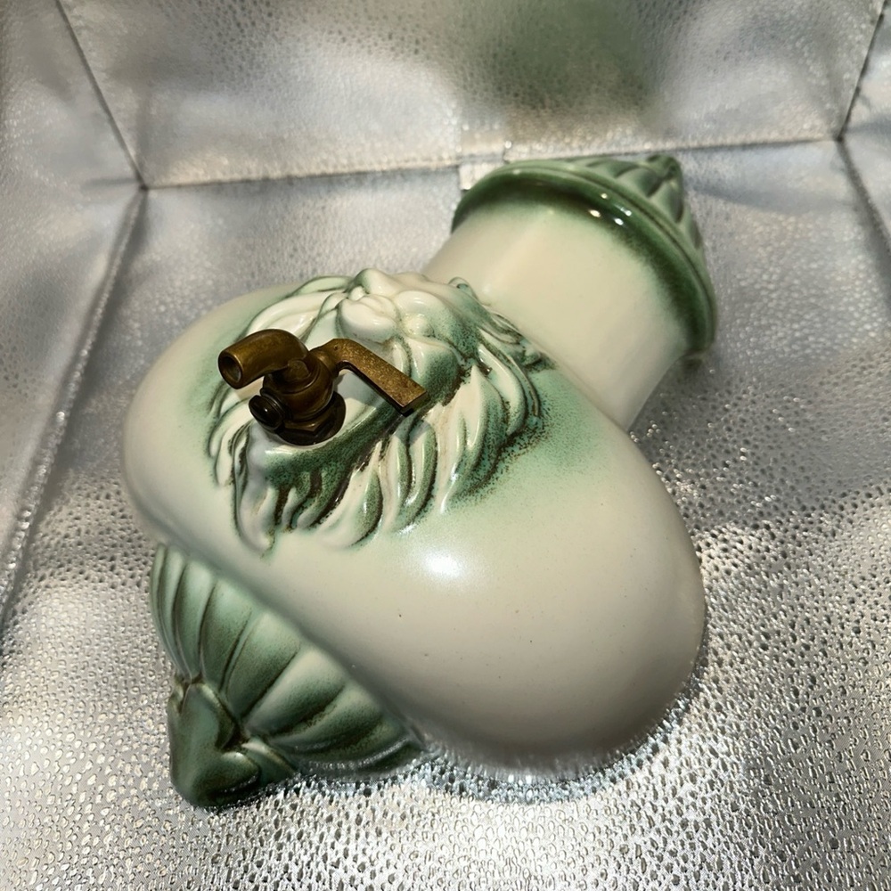 Green and Cream Ceramic wall Lion Fauntain R1504